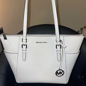 White, MK tote bag, very spacious! worn only a few times, faint mark on back